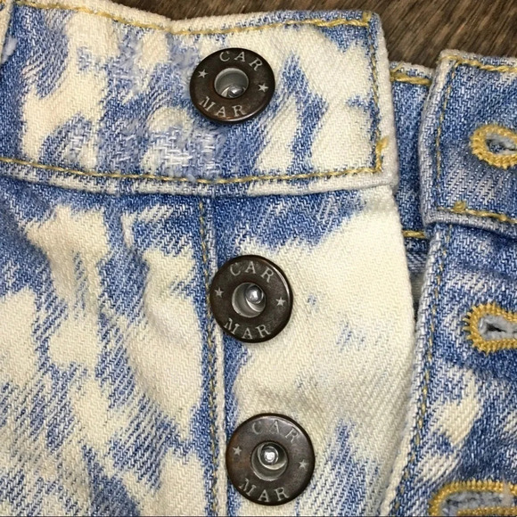 Carmar High Waisted Button Fly Acid Wash Denim Shorts Women’s Size 24 - Picture 4 of 7